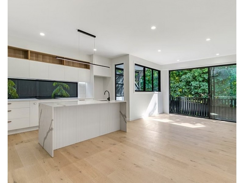 11 Auburn Terrace, Indooroopilly QLD 4068