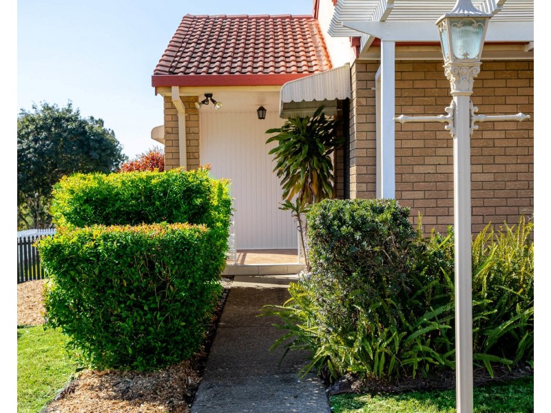 1 Minerva Court, Eatons Hill QLD 4037