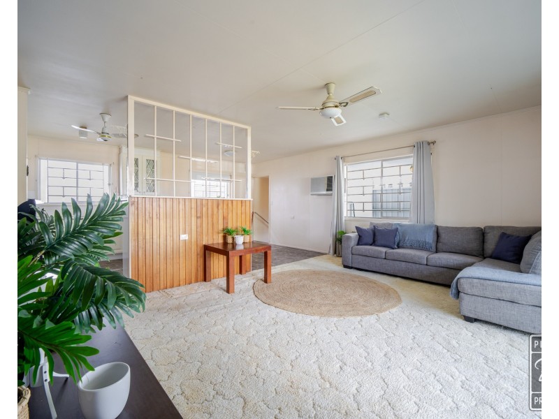 42 Grange Road, Eastern Heights QLD 4305