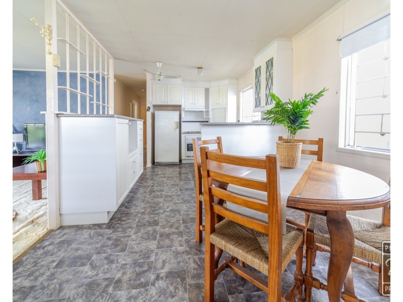 42 Grange Road, Eastern Heights QLD 4305