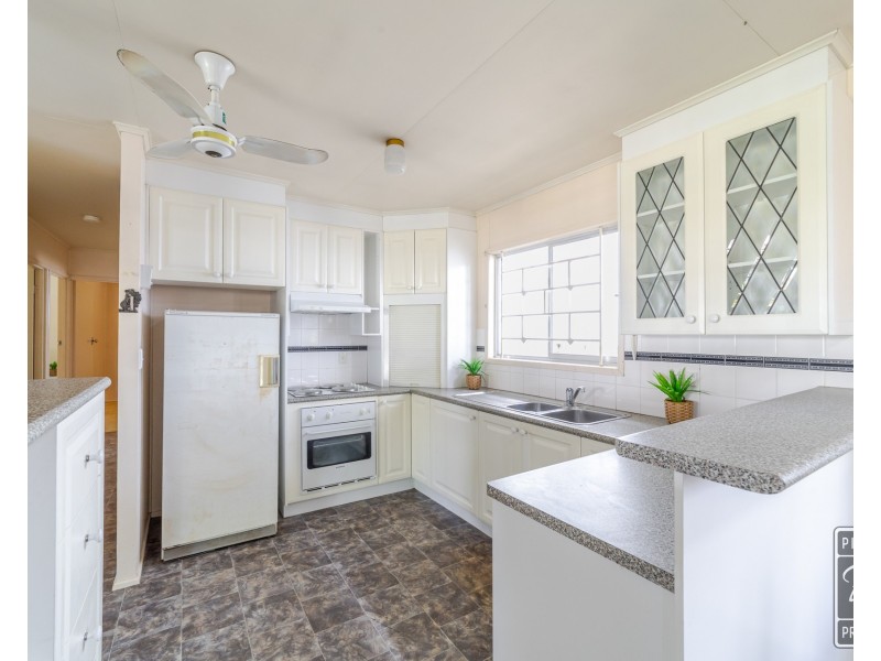 42 Grange Road, Eastern Heights QLD 4305