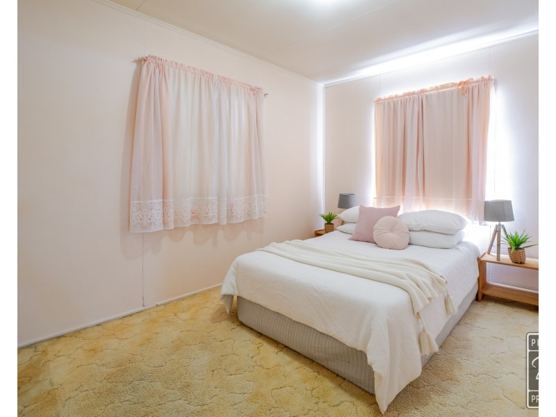 42 Grange Road, Eastern Heights QLD 4305