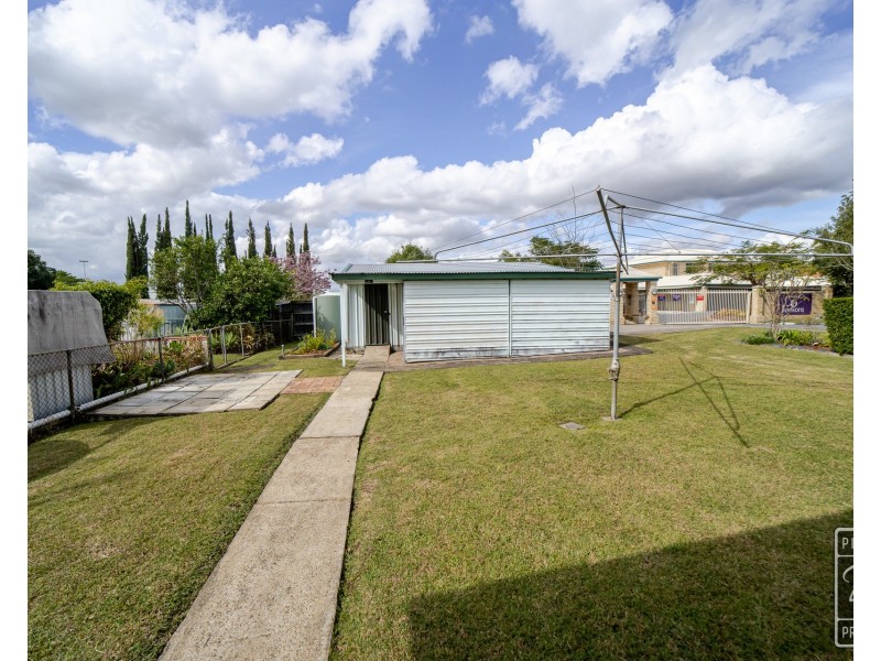 42 Grange Road, Eastern Heights QLD 4305