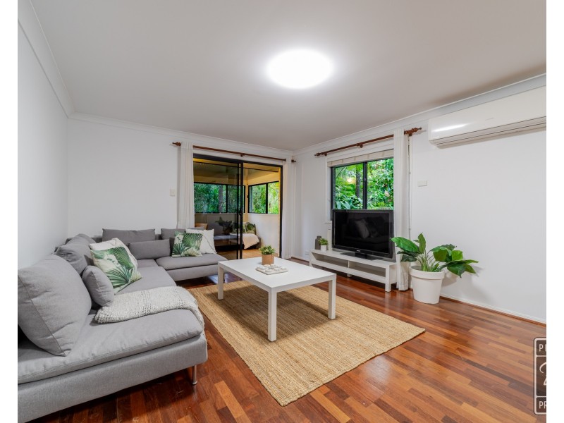 176 Chapel Hill Road, Chapel Hill QLD 4069