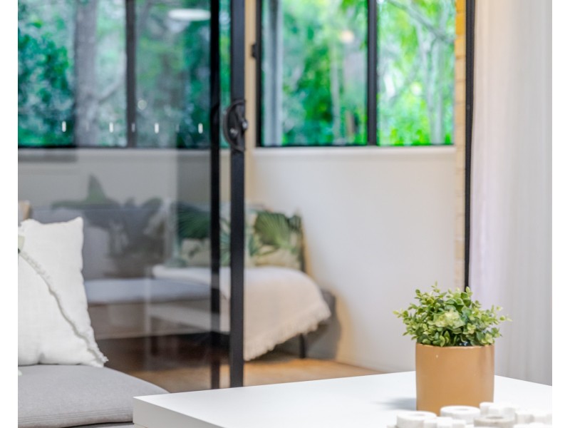 176 Chapel Hill Road, Chapel Hill QLD 4069