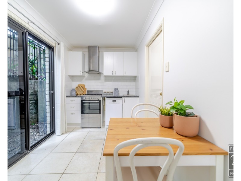 176 Chapel Hill Road, Chapel Hill QLD 4069