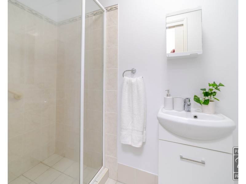 176 Chapel Hill Road, Chapel Hill QLD 4069