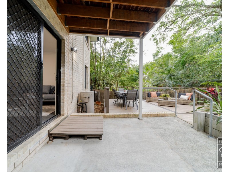 176 Chapel Hill Road, Chapel Hill QLD 4069
