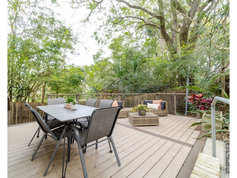 176 Chapel Hill Road, Chapel Hill QLD 4069