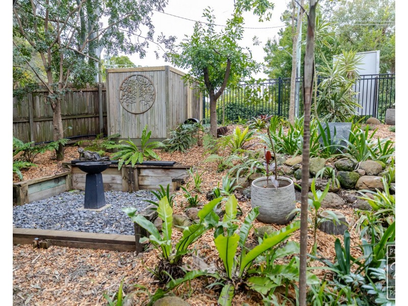 176 Chapel Hill Road, Chapel Hill QLD 4069