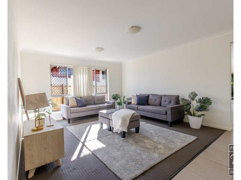 16 Shaw Place, Redland Bay QLD 4165