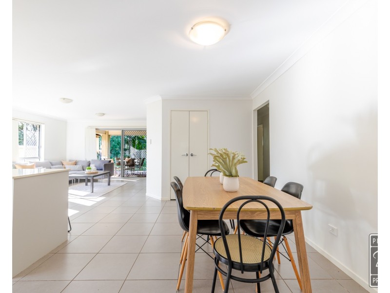 16 Shaw Place, Redland Bay QLD 4165
