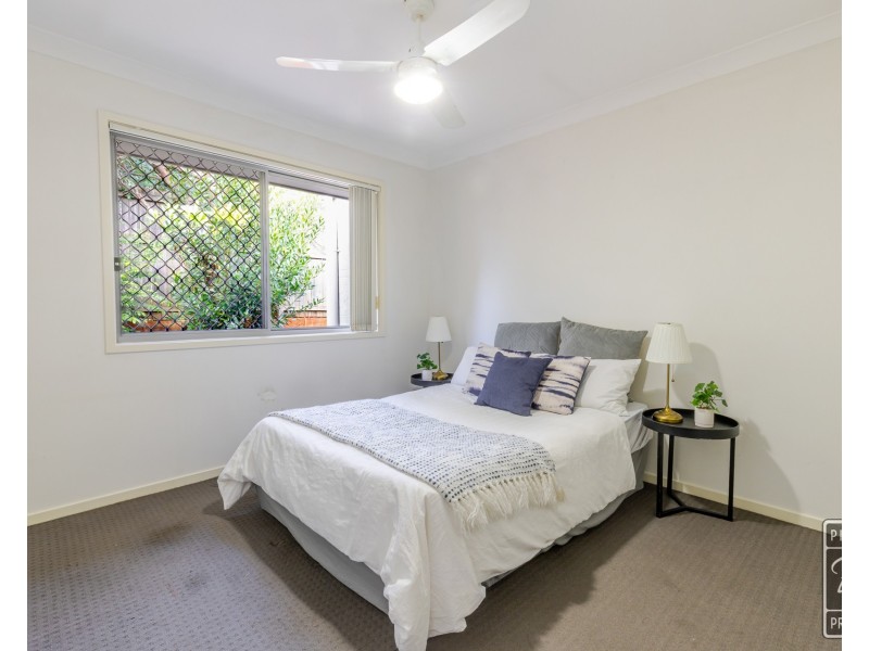 16 Shaw Place, Redland Bay QLD 4165