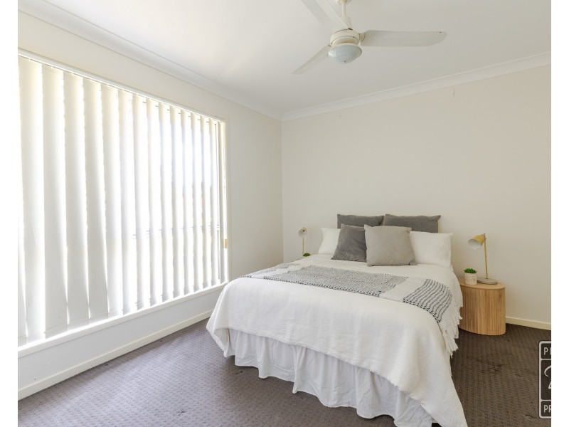16 Shaw Place, Redland Bay QLD 4165