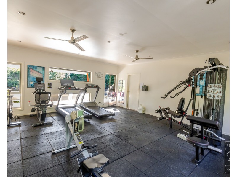 16 Shaw Place, Redland Bay QLD 4165