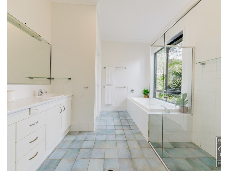 15 Westminster Court, Brookfield QLD 4069