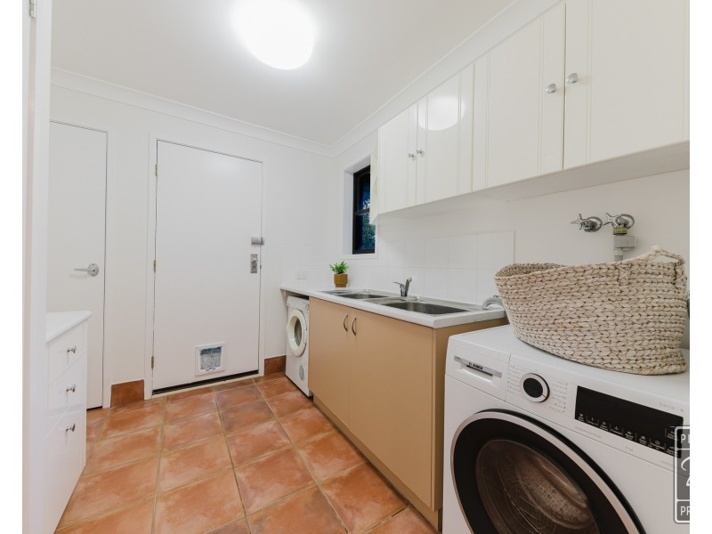 15 Westminster Court, Brookfield QLD 4069