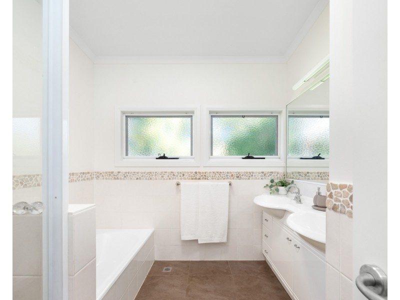 252 Rafting Ground Road, Brookfield QLD 4069