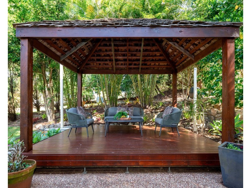 252 Rafting Ground Road, Brookfield QLD 4069