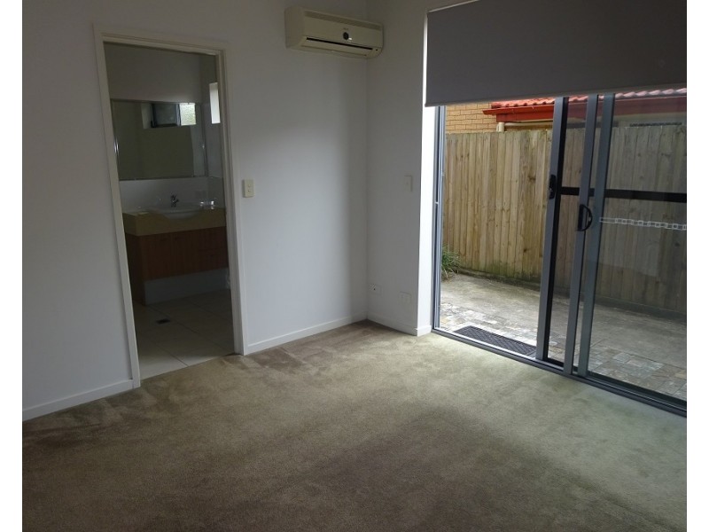 3/8 Princess Street, Fairfield QLD 4103