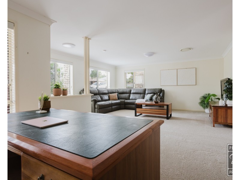 63 McPherson Road, Sinnamon Park QLD 4073