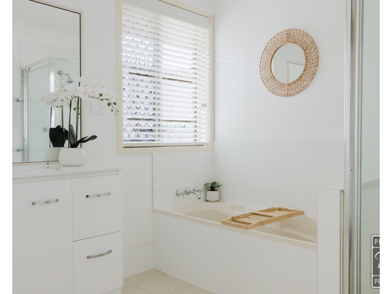 63 McPherson Road, Sinnamon Park QLD 4073