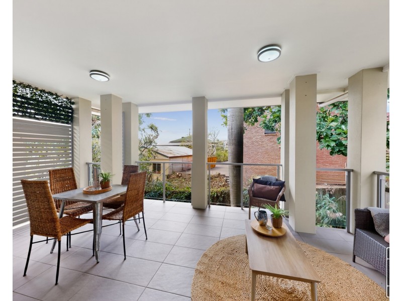 4/26 Embie Street, Holland Park West QLD 4121