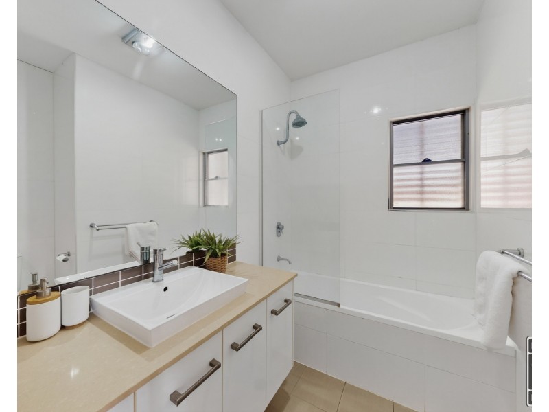 4/26 Embie Street, Holland Park West QLD 4121