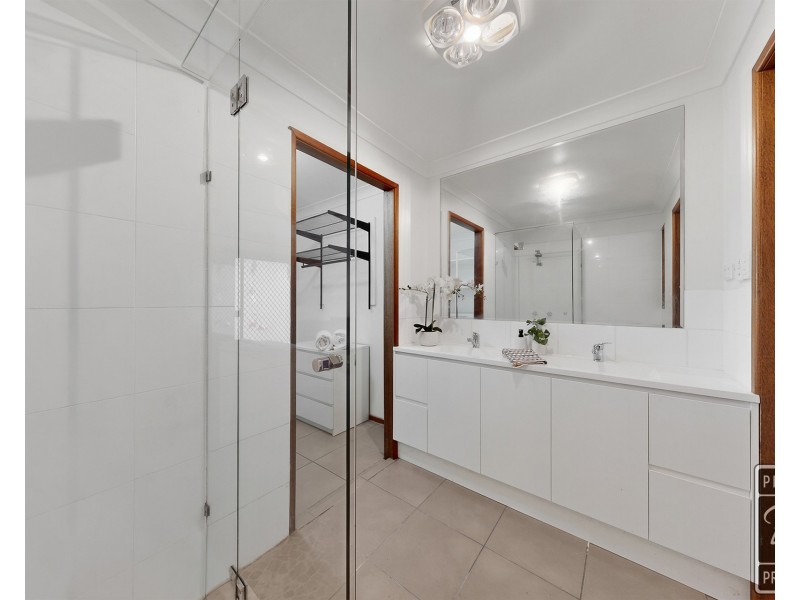 57 Woorama Road, The Gap QLD 4061