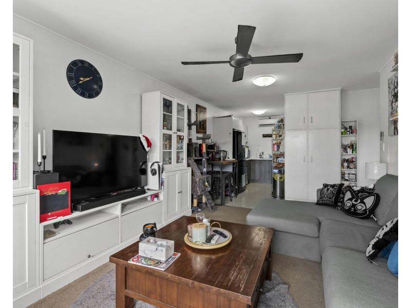 4/15 Barter Avenue, Holland Park QLD 4121