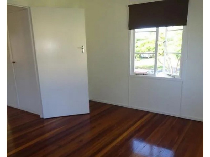 22 Main Road, Wellington Point QLD 4160