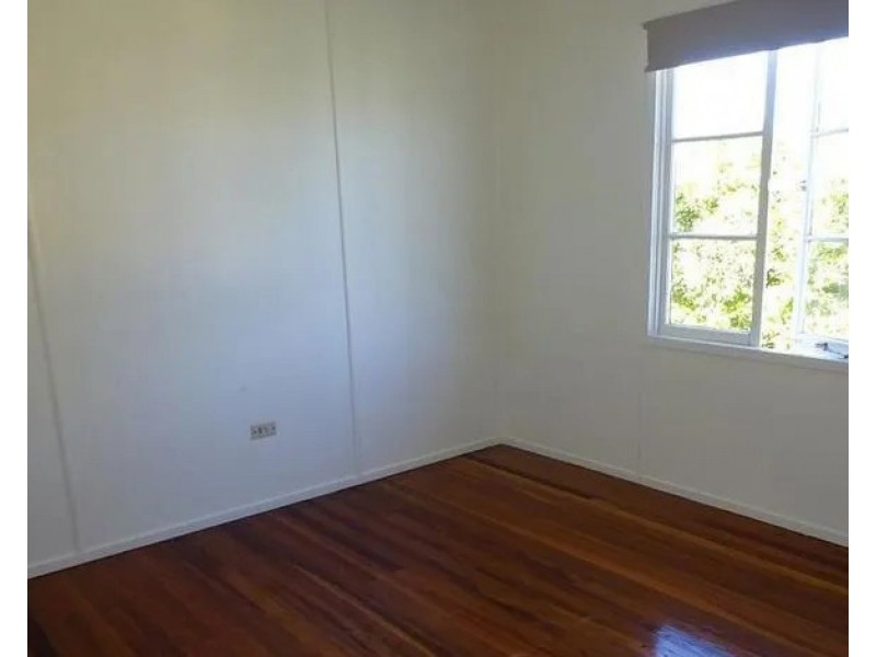 22 Main Road, Wellington Point QLD 4160