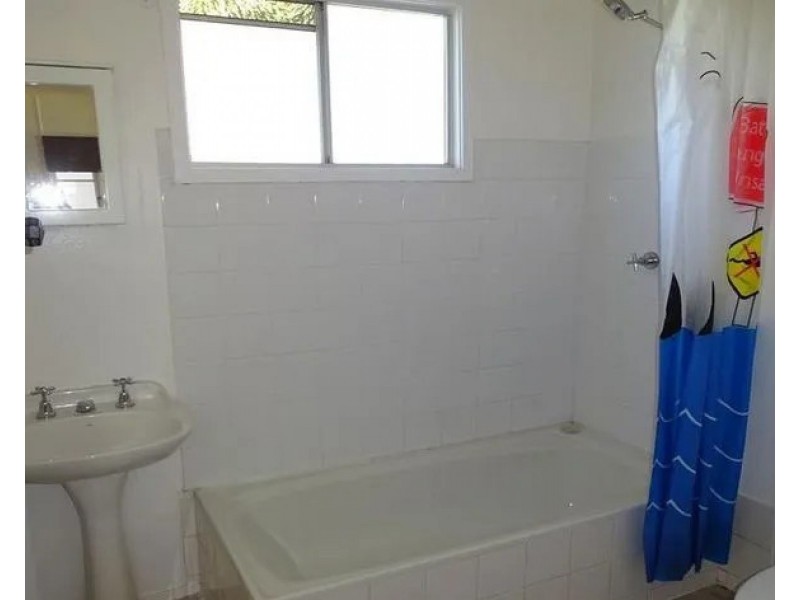22 Main Road, Wellington Point QLD 4160