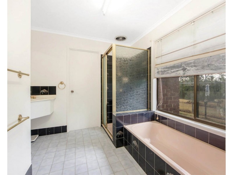 94 Thornton Road, Chuwar QLD 4306