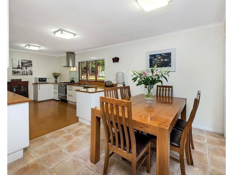 4 Luss Street, Moggill QLD 4070