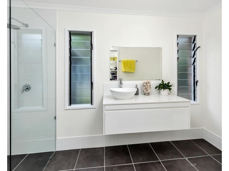 4 Luss Street, Moggill QLD 4070