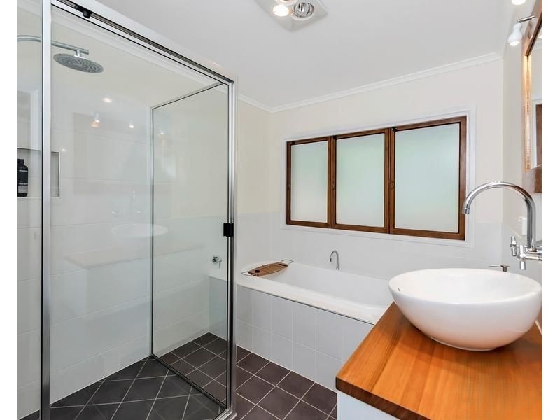 4 Luss Street, Moggill QLD 4070