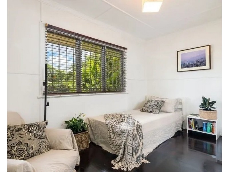 37 Bayford Street, Oxley QLD 4075