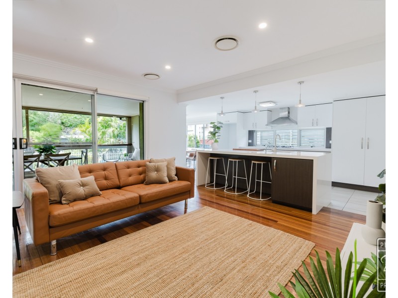 5 Magnet Close, Riverhills QLD 4074