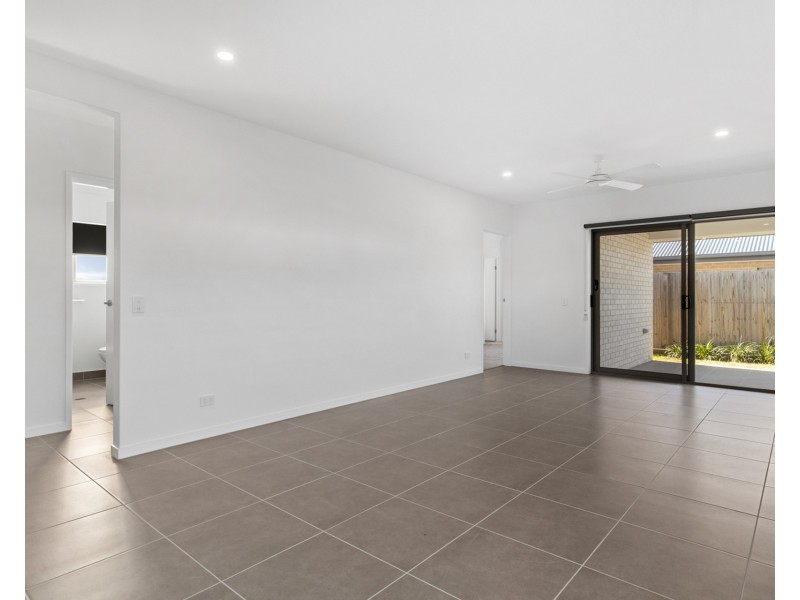 20 Dunstan Crescent, Strathpine QLD 4500