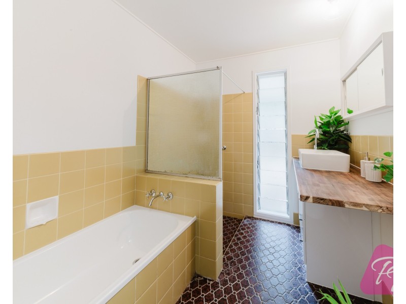 5 Luss Street, Moggill QLD 4070