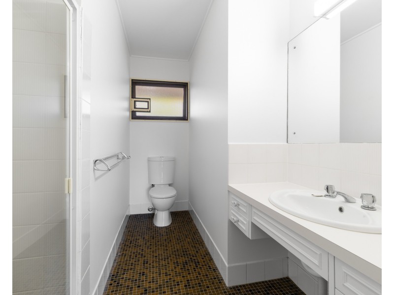 6 Strathspey Street, Kenmore QLD 4069