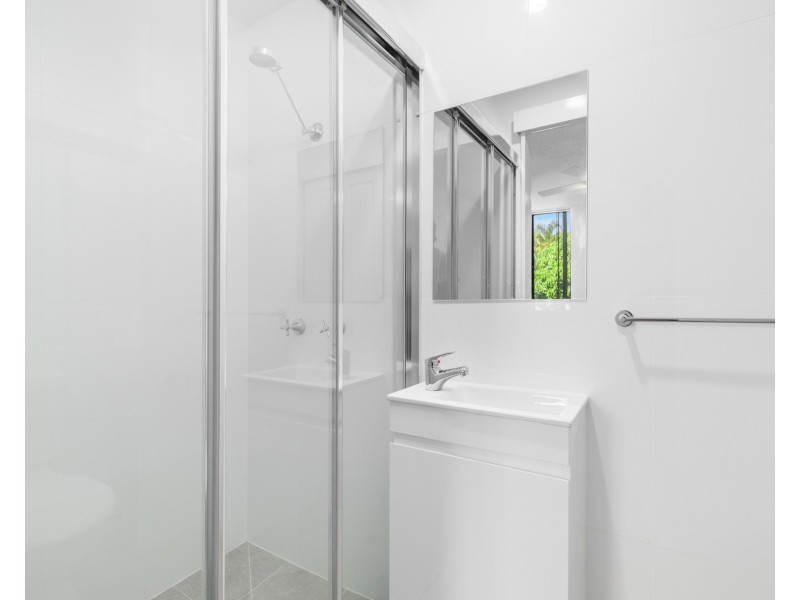 8/415 Esplanade, Manly QLD 4179