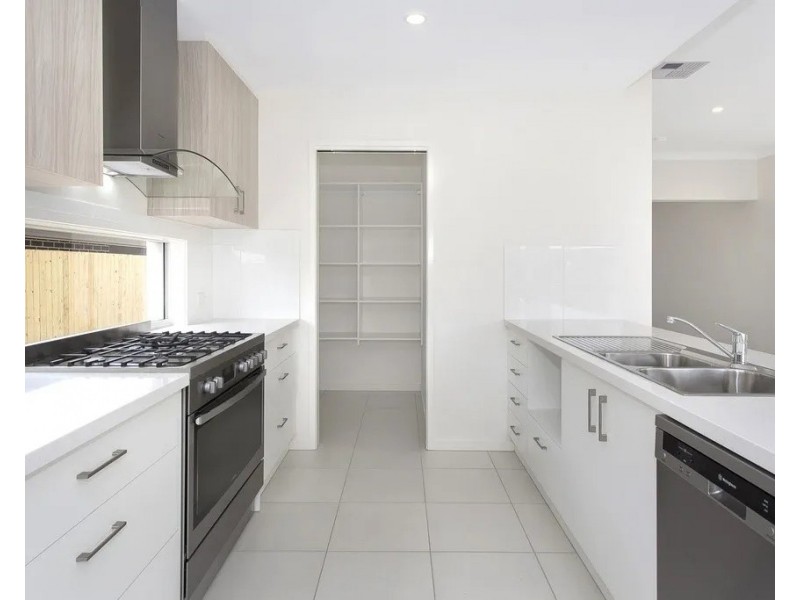 9 Beazley Circuit, Bridgeman Downs QLD 4035