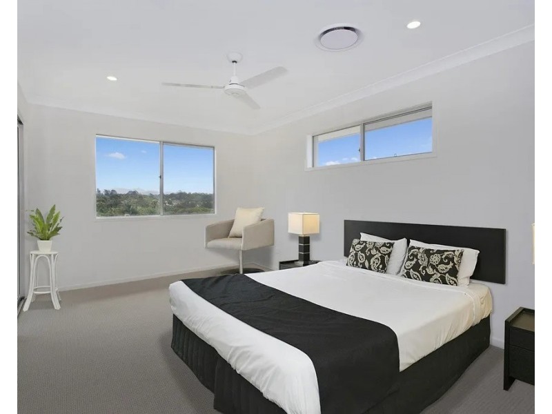 9 Beazley Circuit, Bridgeman Downs QLD 4035