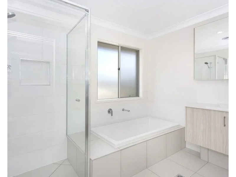 9 Beazley Circuit, Bridgeman Downs QLD 4035