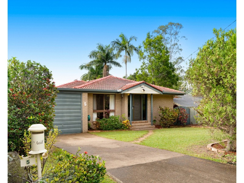 5 Kilkivan Avenue, Kenmore QLD 4069