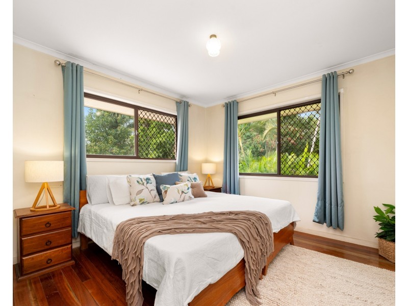 5 Kilkivan Avenue, Kenmore QLD 4069