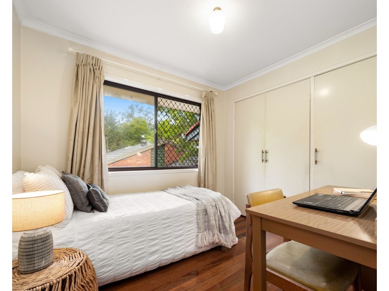 5 Kilkivan Avenue, Kenmore QLD 4069