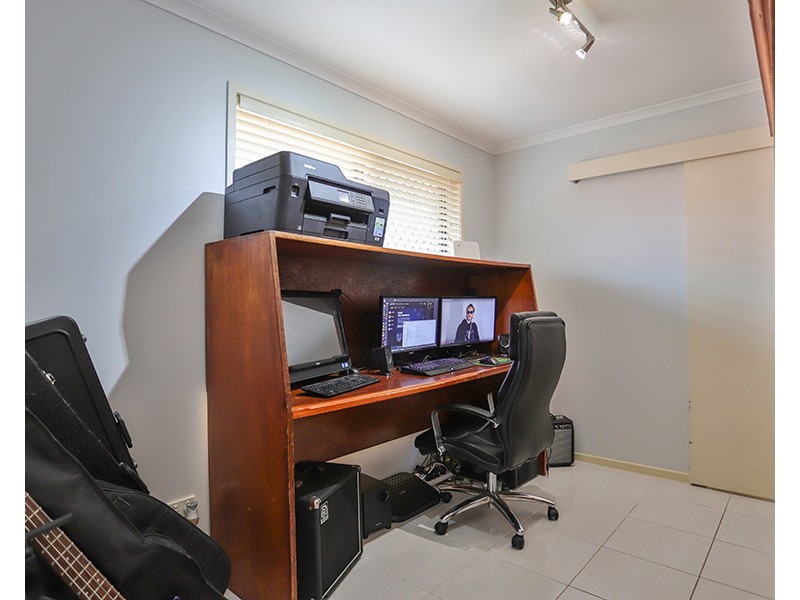 61 McPherson Road, Sinnamon Park QLD 4073